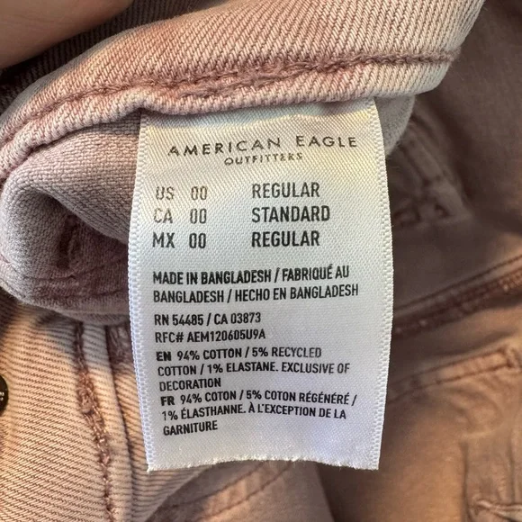 American Eagle Outfitters Light Pink Skater Jeans - Picture 7 of 7